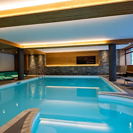 Lagrange Les D'emeraude 오틀루스