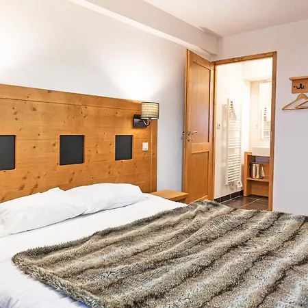 Holiday park Lagrange Les D'emeraude 4*