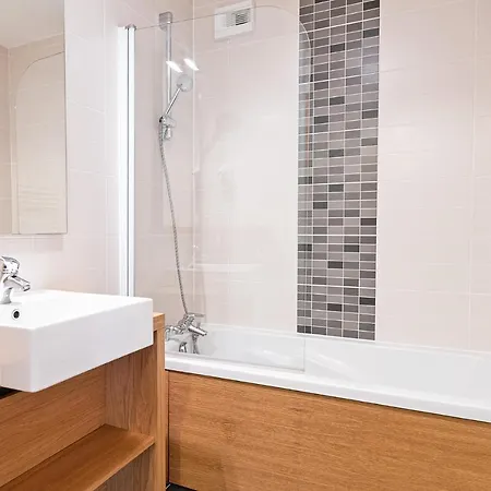 Lagrange Les D'emeraude 4*